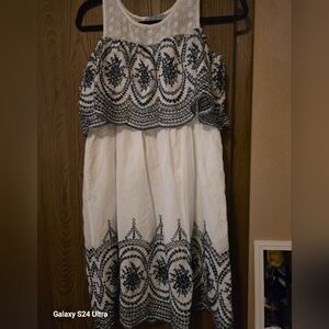 She & Sky Elegant White and Blue Midi Dress